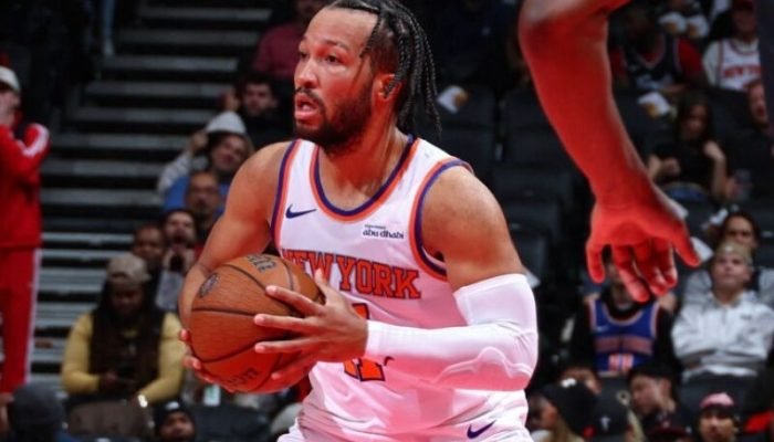 Jalen Brunson, camisa 11 do New York Knicks - Foto: Vaughn Ridley / Getty Images via AFP
