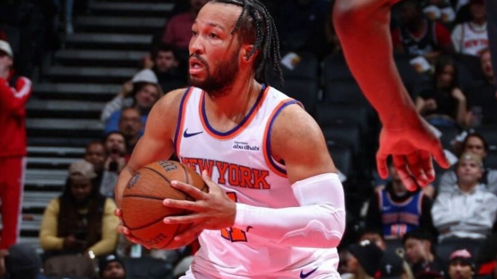 Jalen Brunson, camisa 11 do New York Knicks - Foto: Vaughn Ridley / Getty Images via AFP