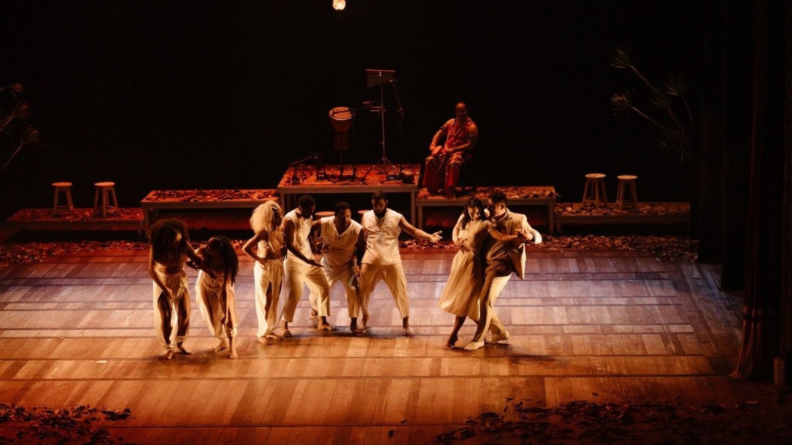 O dançarino e professor Breno Vieira, da Uno Companhia de Dança, conduz oficina gratuita de dan...