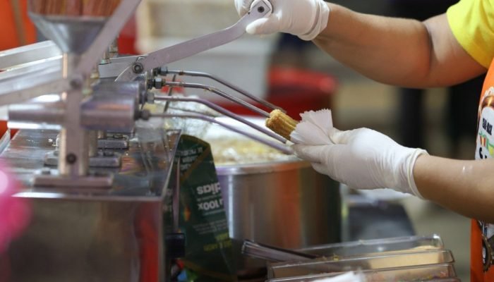 Microempreendedores aproveitam aquecimento da economia para investir nos negócios - Fernando Cav...