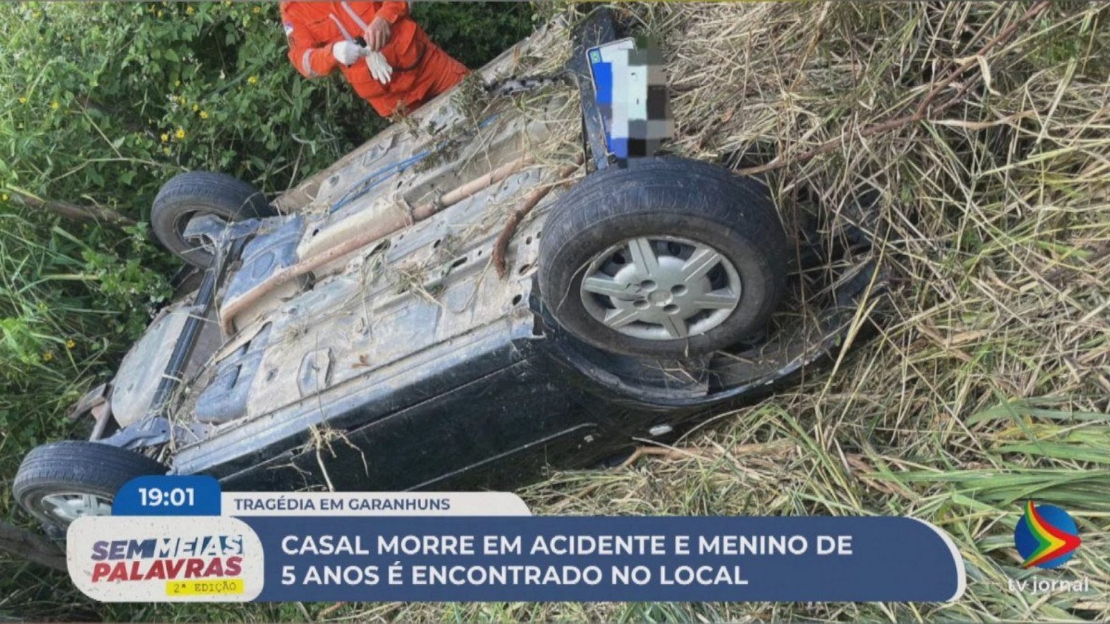 Casal morreu em acidente de carro na BR-424, em Garanhuns. Filho do casal, de 5 anos, foi encontr...