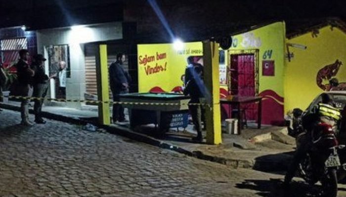 Assassinato de jovem em bar de Bezerros: investigação policial e busca por justiça - TV Jornal