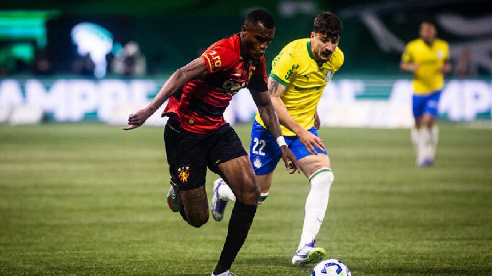 Matheus Alexandre em ação pelo Sport - Foto: Paulo Paiva/SCR