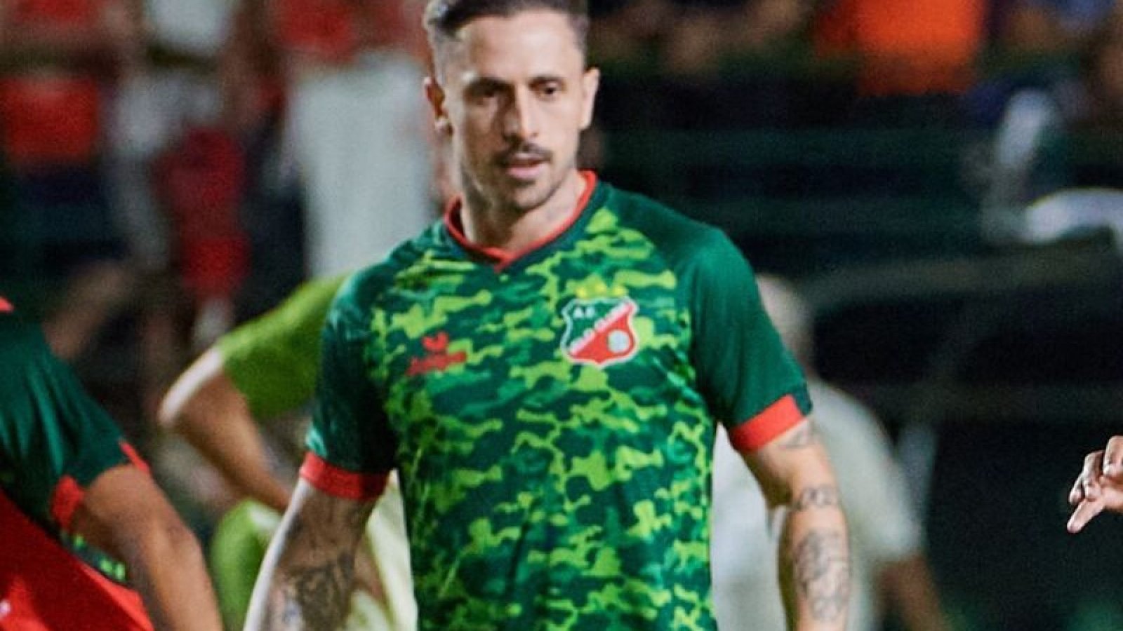 Zé Mário, ex-Velo Clube, deve ser oficializado como novo lateral-esquerdo do Santa Cruz  - Fo...