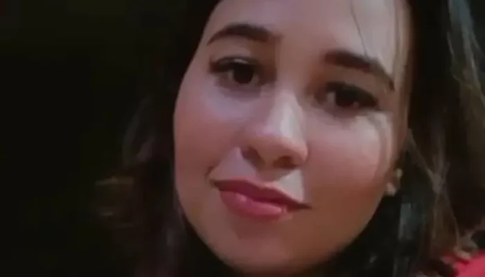 Paula Roberta de Oliveira Alves tinha 18 anos (Reprodução/Arquivo pessoal)