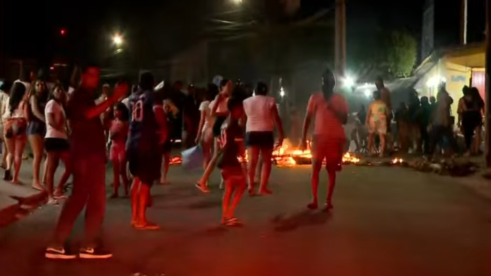 Ferido, o homem, que já é investigado por tentariva de homicídio, foi levado para o Hospital d...