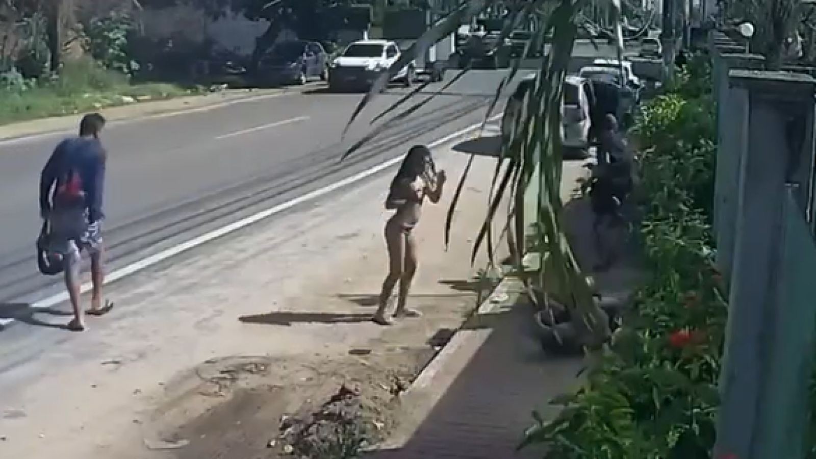 Um homem foi executado, na tarde deste sábado (21), nas proximidades da Praia de Ponta de Campin...