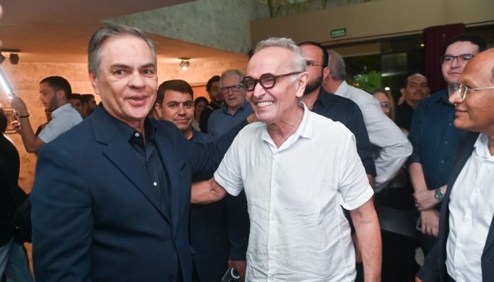 Cícero Lucena ao lado de Cássio Cunha Lima. Divulgação