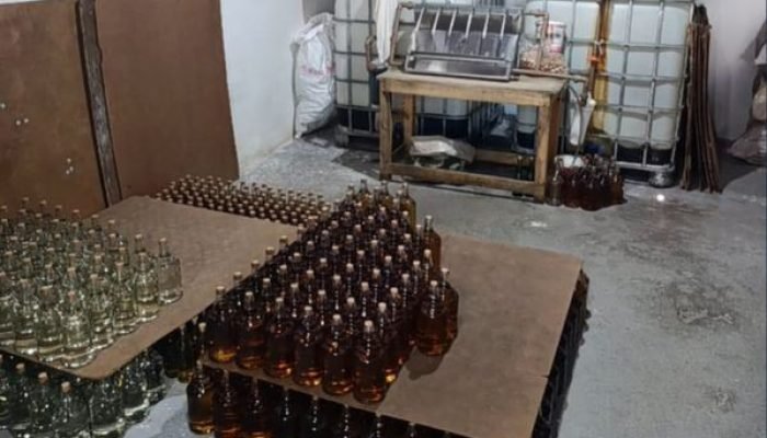 Local onde as bebidas que estariam sendo contaminadas por metanal estavam sendo mantidas, em Alag...