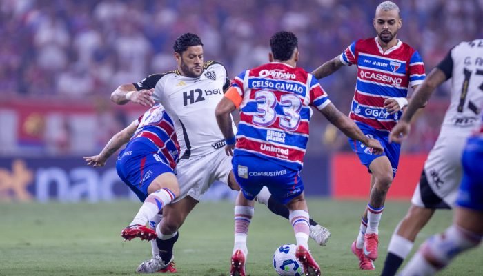 Hulk durante a derrota do Atlético-MG para o Fortalea. (Foto: Baggio Rodrigues/AGIF)