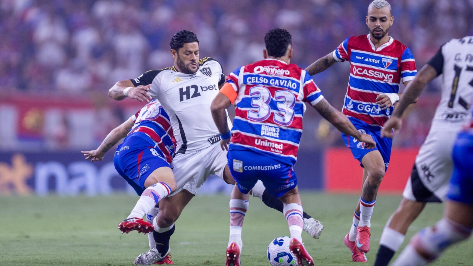 Hulk durante a derrota do Atlético-MG para o Fortalea. (Foto: Baggio Rodrigues/AGIF)