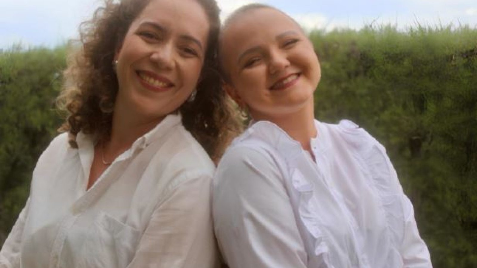 Nélida Campos e Tatiana Cunha publicam livro "Dançando na Chuva: A arte de celebrar tempestades...