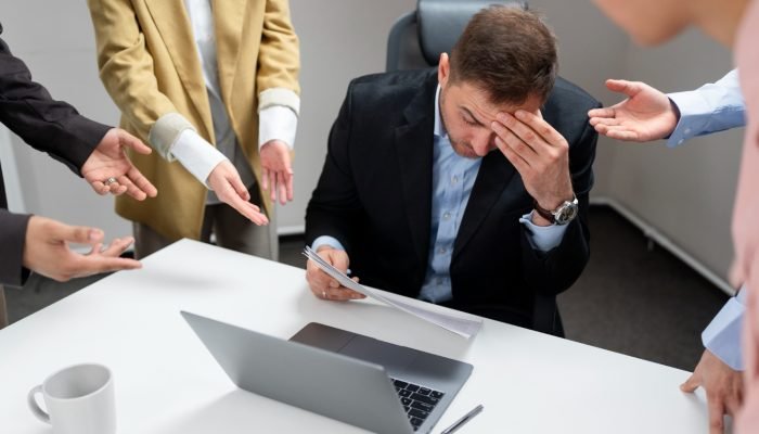 Paraíba registra, em média, duas denúncias de assédio no trabalho por dia. Reprodução / Fre...