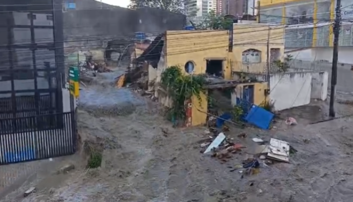 Reservatório de água rompe e deixa uma pessoa morta em Campina Grande. Foto: Reprodução/TV Ca...