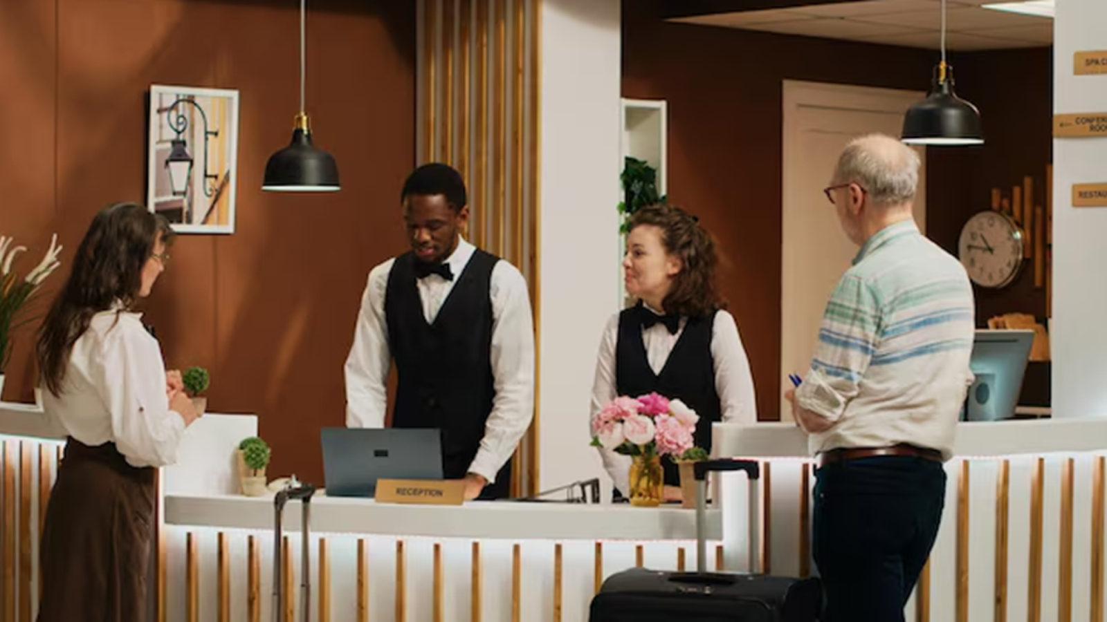 Resort abre 140 vagas de emprego para diversas áreas em João Pessoa - Foto: Freepik.