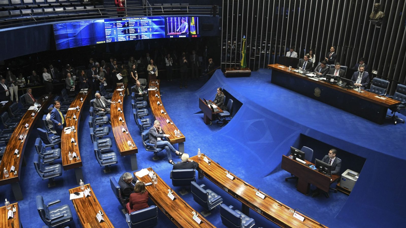 Plenário do Senado Federal durante sessão deliberativa ordinária. Ordem do dia. Na pauta, o PL...