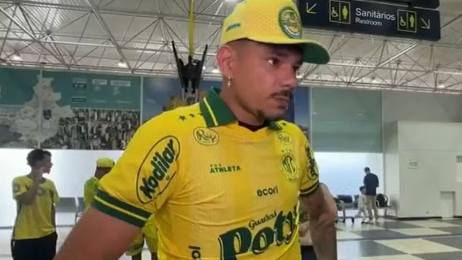 O atacante Tiquinho Soares ficou muito próximo de ser anunciado oficialmente pelo Mirassol. Repr...