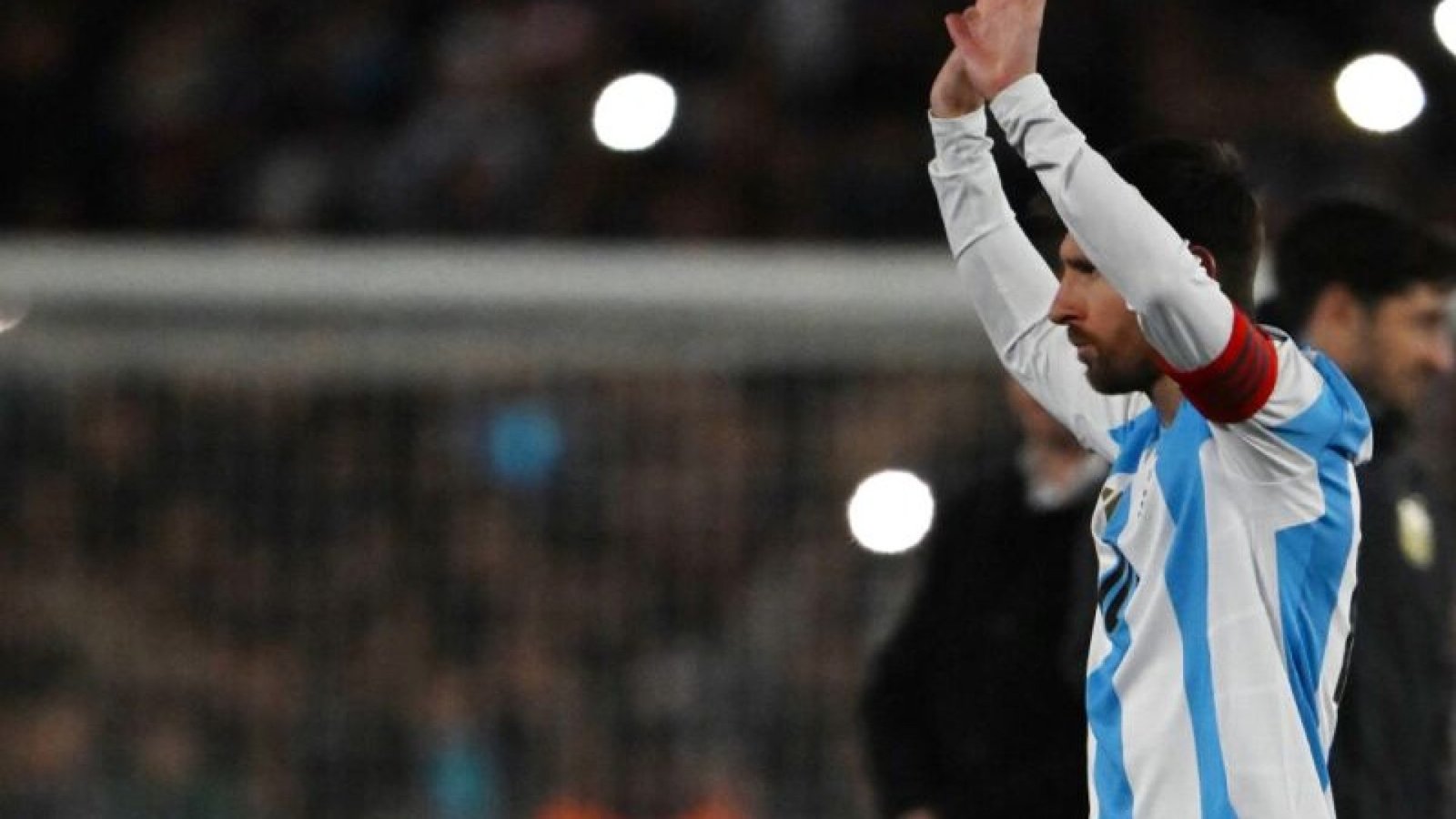 Lionel Messe foi mais uma vez o destaque da Argentina, desta vez contra a Angola, em Luanda - F...