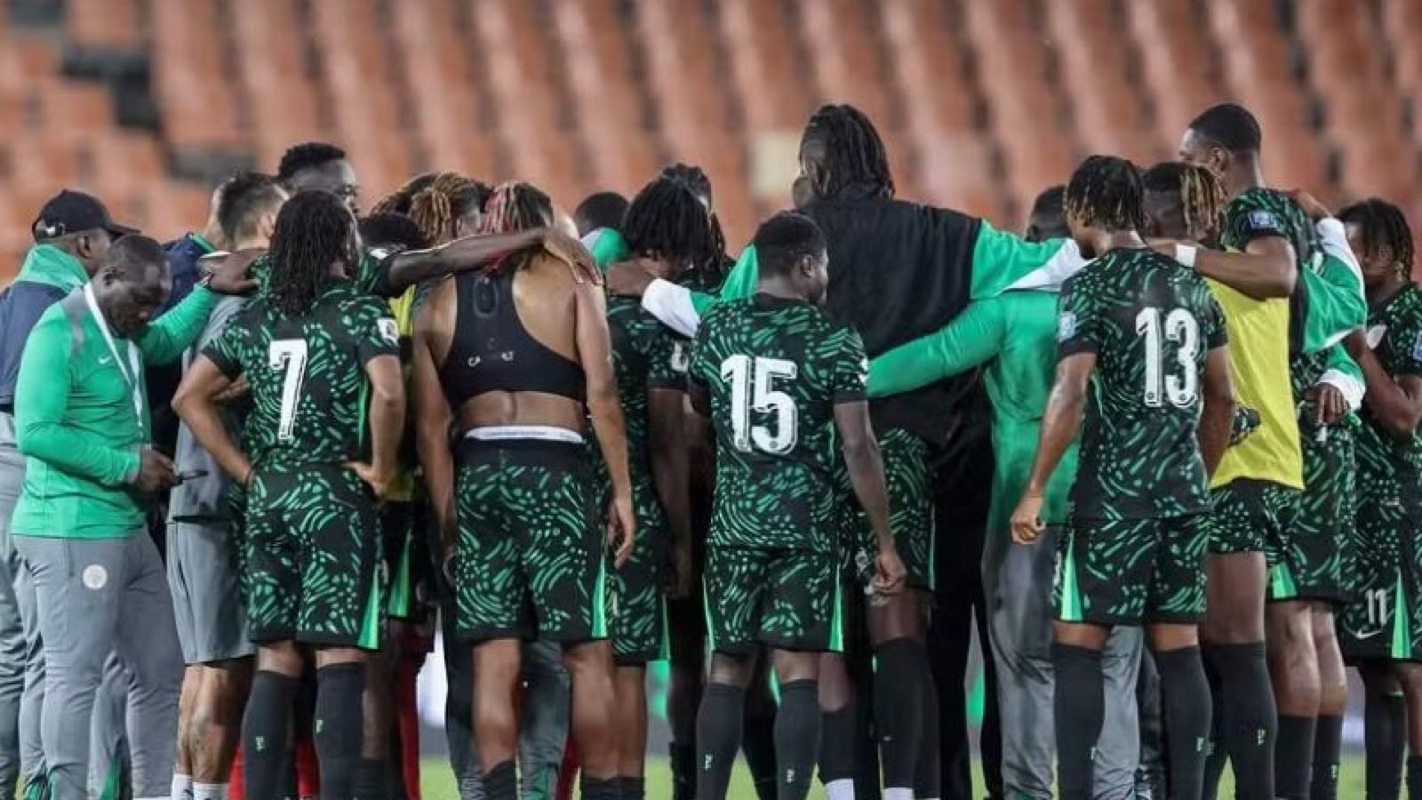 Avião da seleção da Nigéria faz pouso de emergência - Foto: Phill Magokoe/AFP