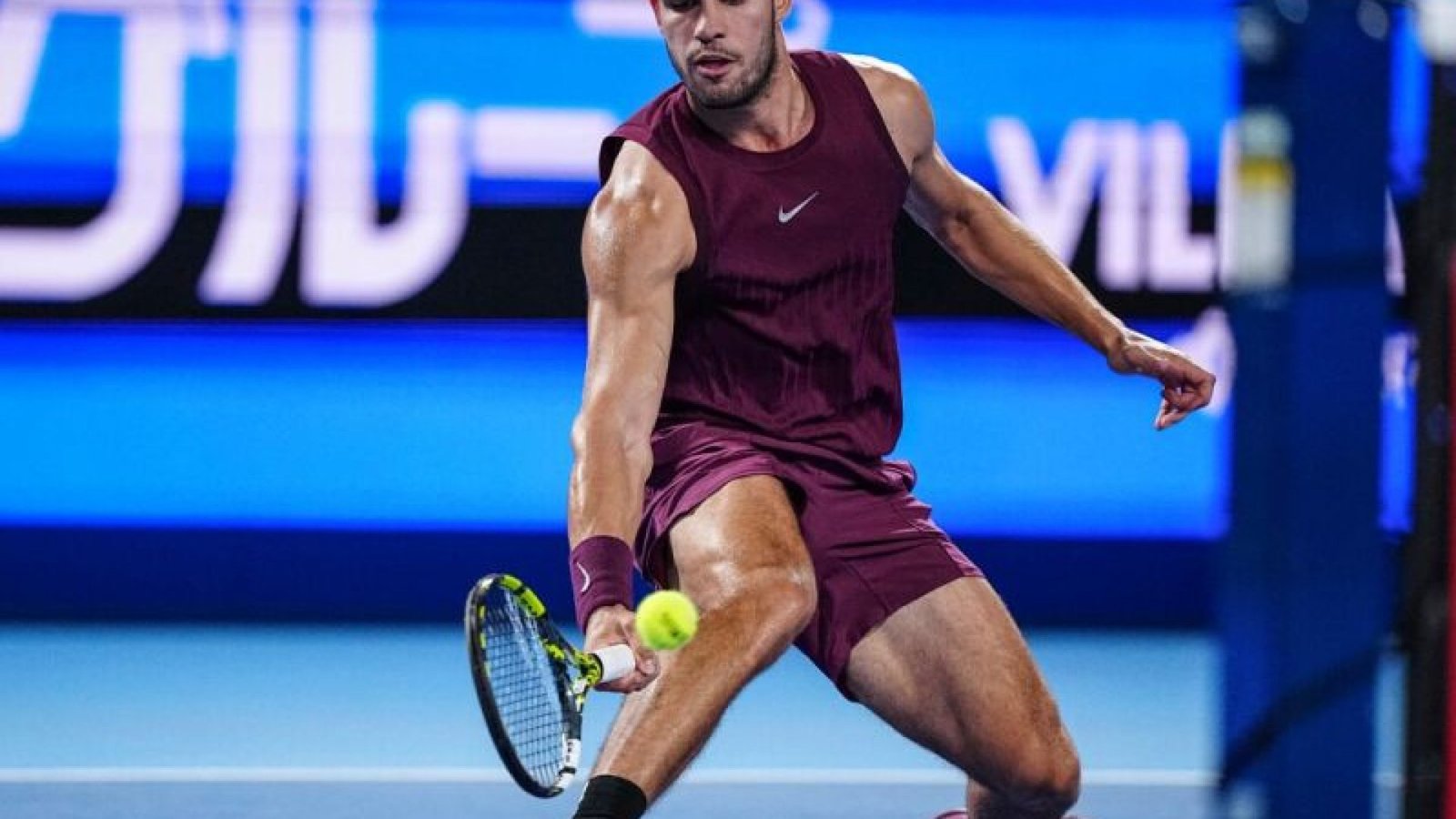 Carlos Alcaraz, número 1 do ranking da ATP, está na final do ATP 500 de Tóquio - Foto: YUICH...