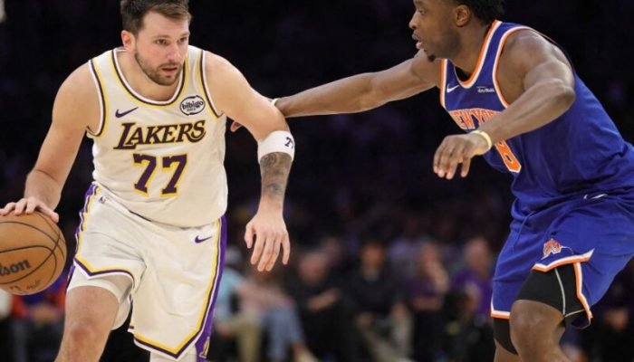 Luka Doncic foi o destaque da vitória do Los Angeles Lakers sobre o New York Knicks - Foto: Ro...