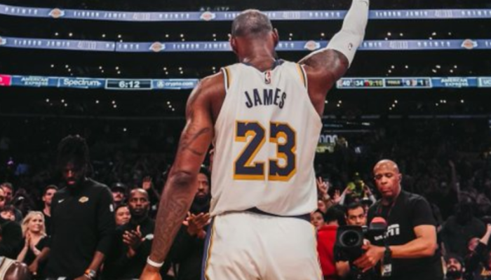 LeBron James alimentou especulações sobre sua aposentadoria - Foto: Reprodução/Internet