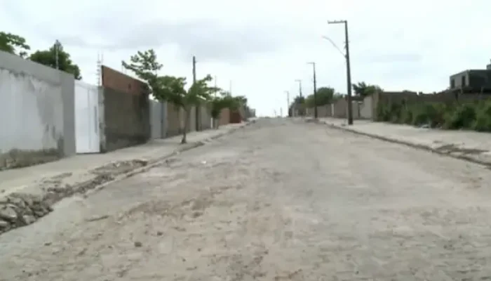 Rua onde se localiza residência que ocorreu a chacina (TV Correio/Reprodução)