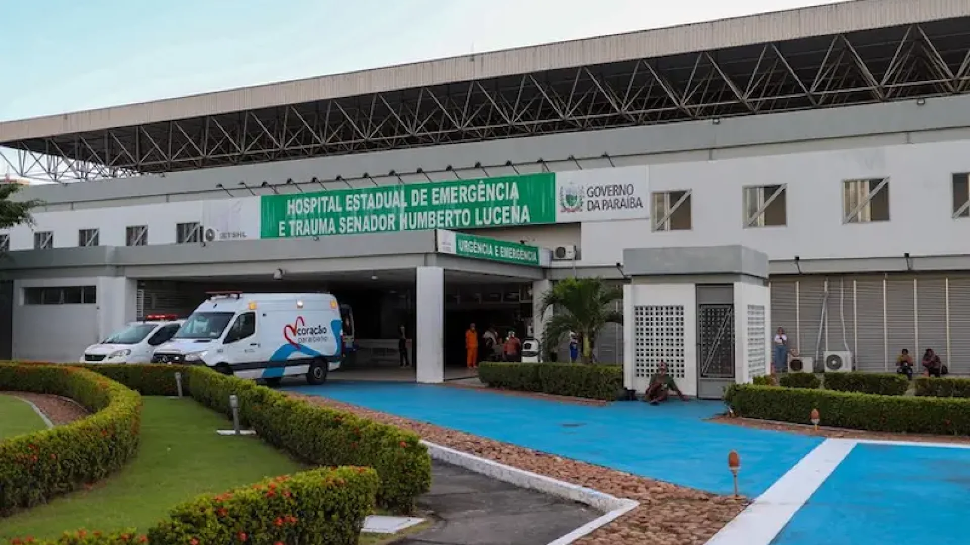 Vítima foi levada para o Hospital de Trauma de João Pessoa em estado grave (Divulgação)