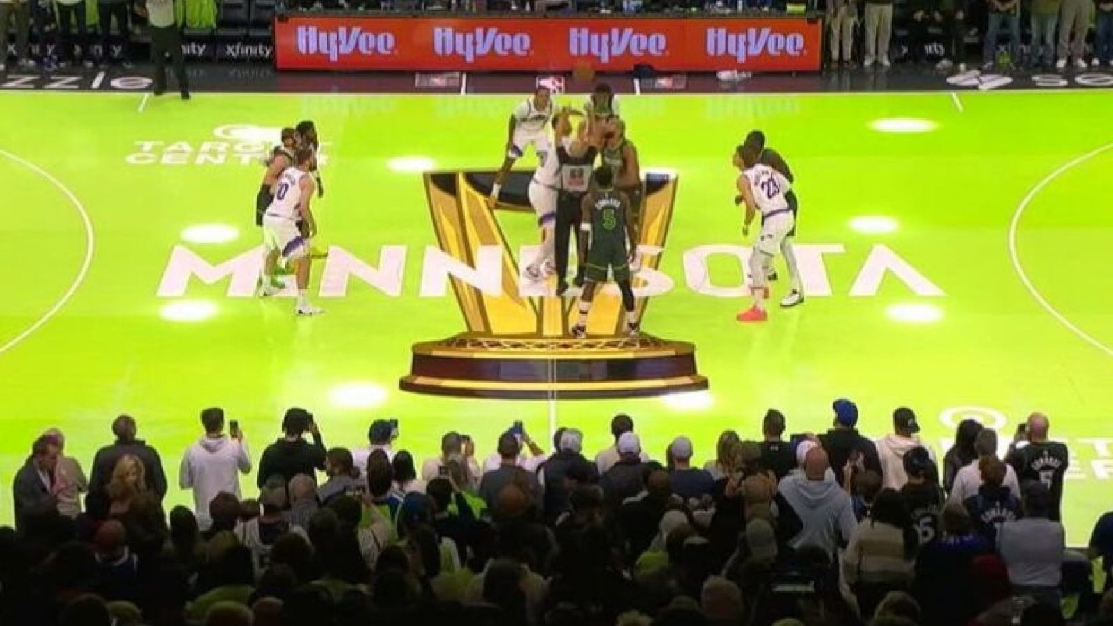 Quadra do Minnesota Timberwolves viraliza por conta da cor chamativa