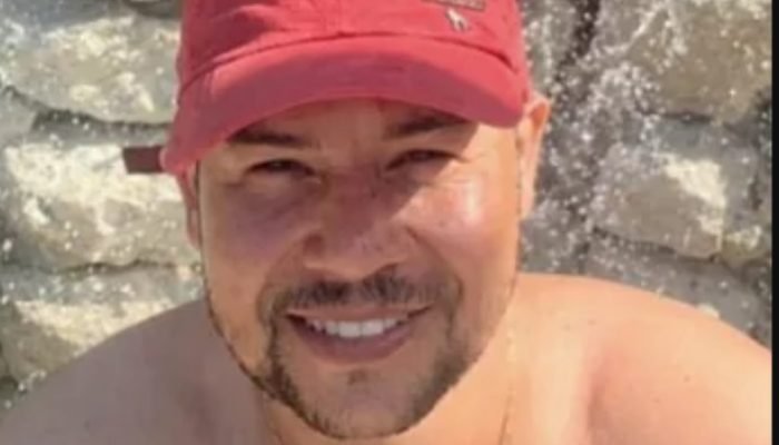 ser suspeito de ter matado o próprio pai, Erinaldo Santos, em 2020. De acordo co