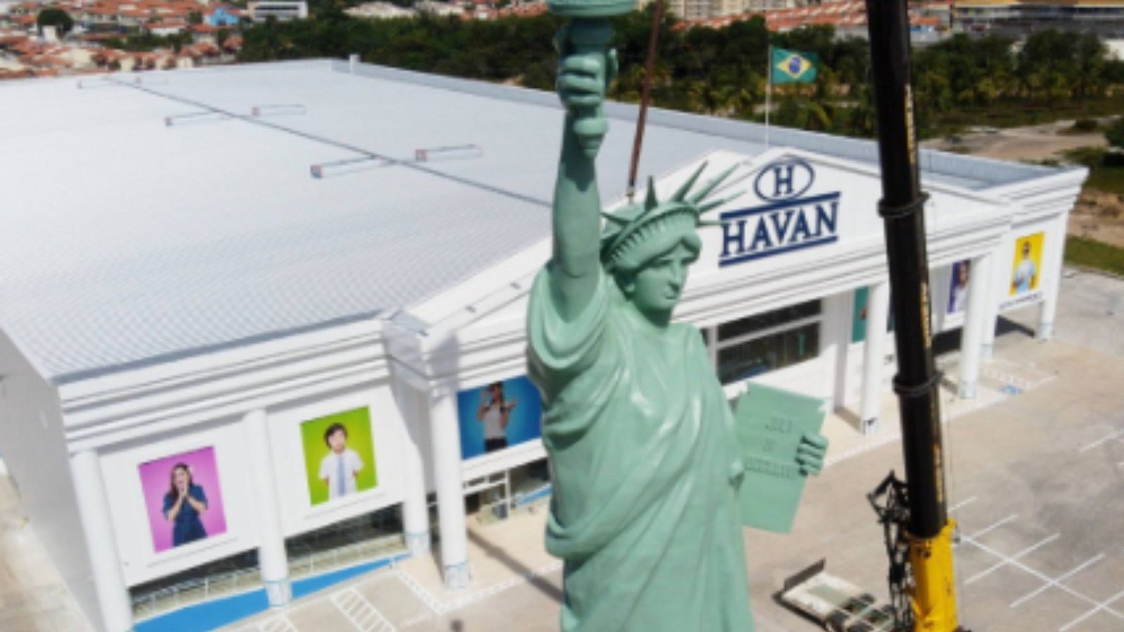 Ministério Público aciona Havan e Município de São Luís por irregularidades em estátua na Avenida Daniel de La Touche Reprodução/Redes Sociais