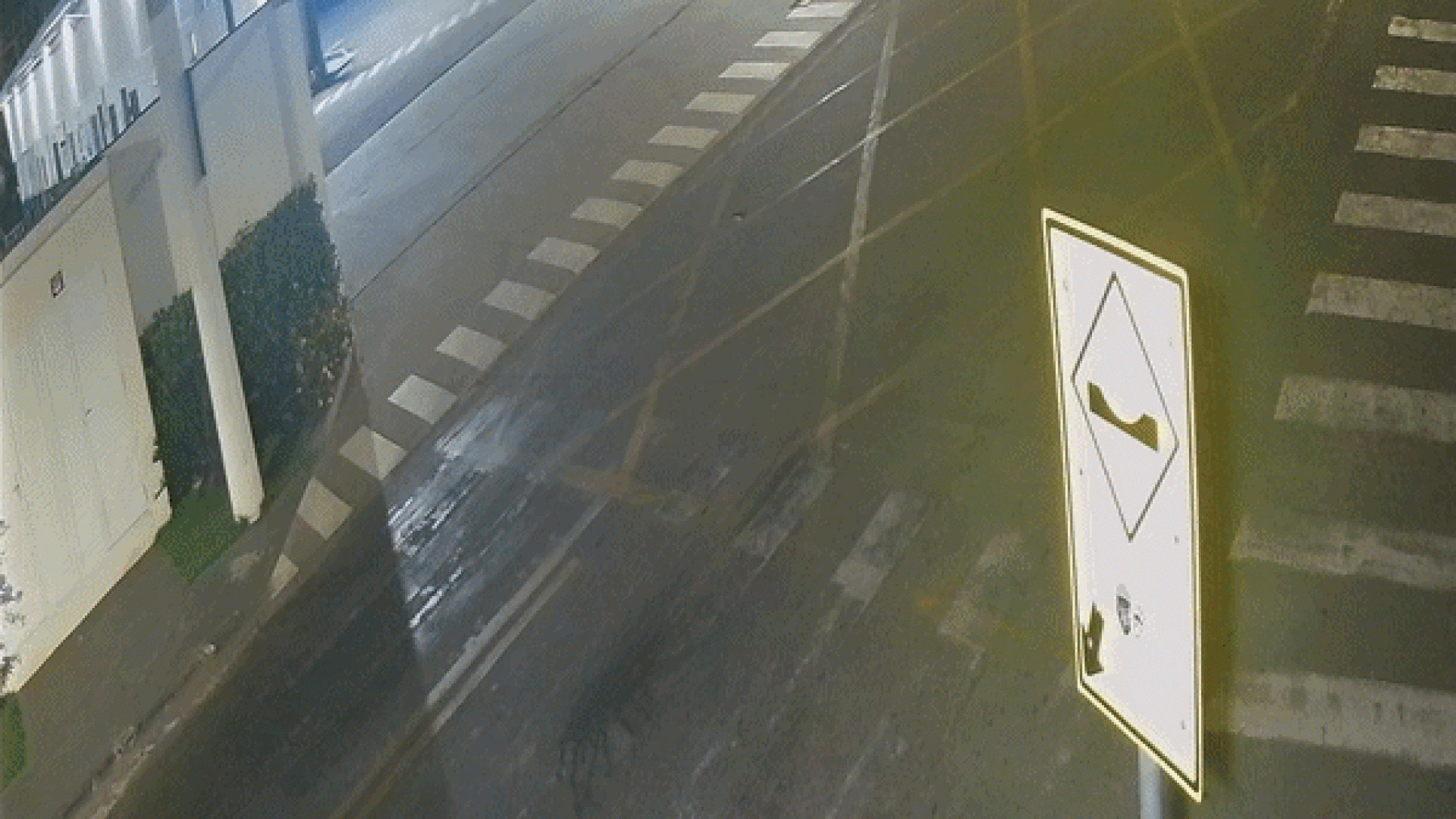 bairros de Campinas e Valinhos, o veículo chegou a colidir contra um ônibus. Por