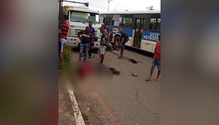 caminhão e ônibus do transporte semiurbano em São Luís Divulgação/Redes sociais