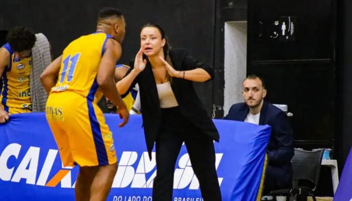 O trabalho na equipe cearense é o primeiro da carreira dela como head coach - Foto: Wallace L...