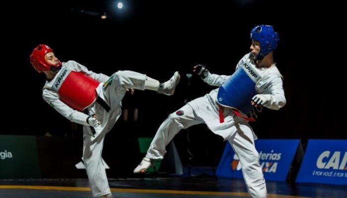 Luís Felipe (azul) perdeu para o paulista Gabriel Fonseca na decisão até 63kg - Foto: Gabrie...