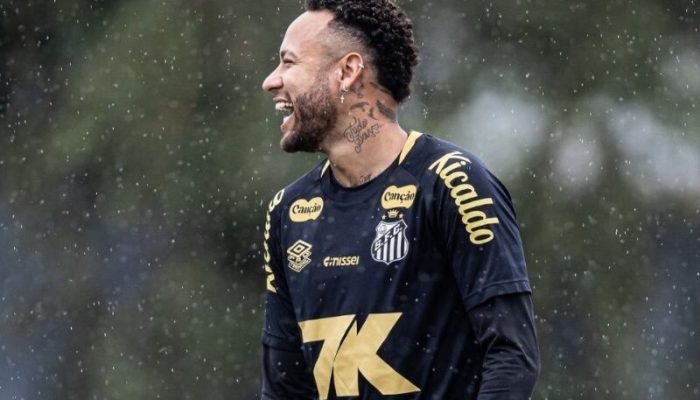 Neymar durante treino do Santos nesta terça-feira (28) - Foto: X/Santos