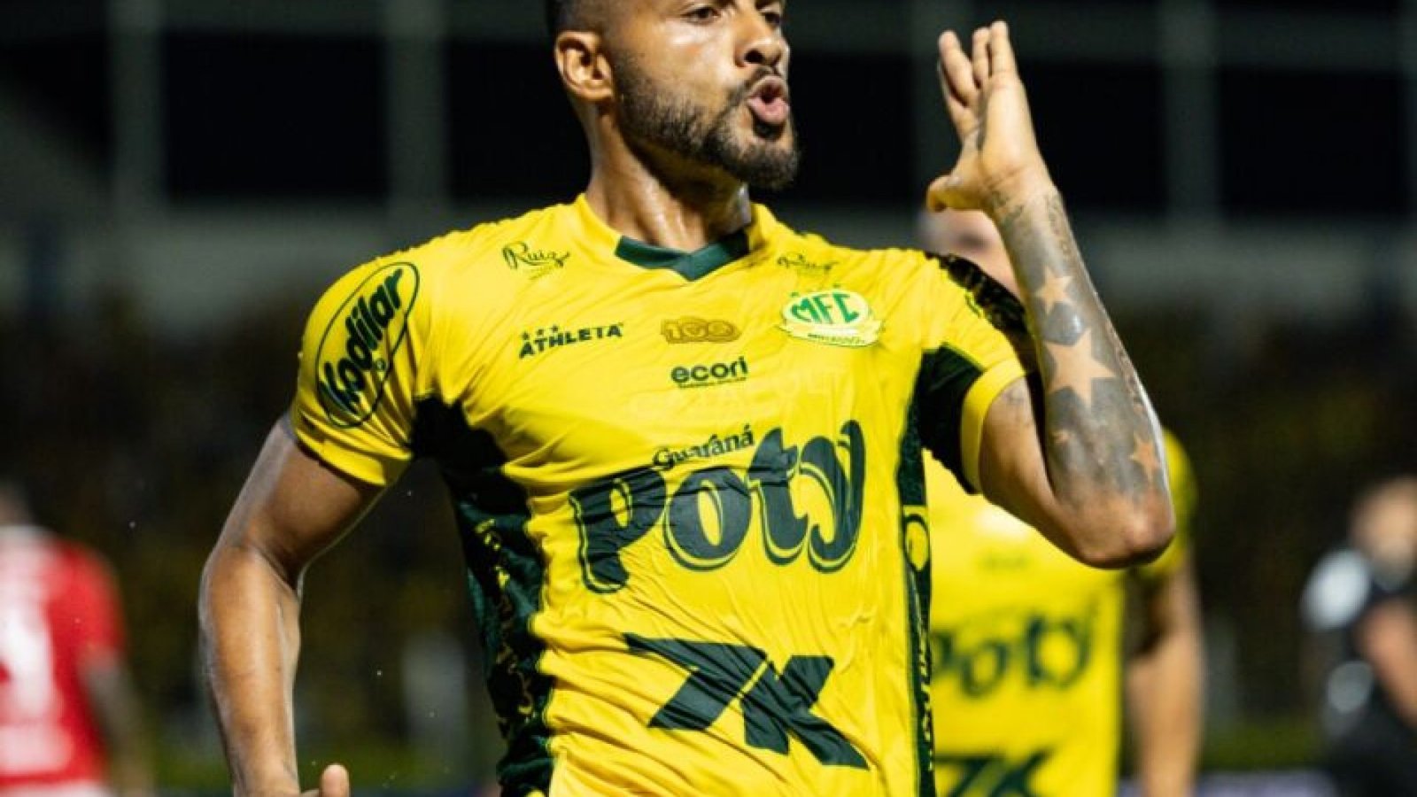 Reinaldo, lateral-esquerdo do Mirassol - Foto: JP Pinheiro/Agência Mirassol