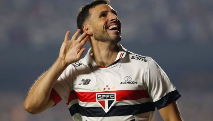 Calleri, atleta do São Paulo, ironiza atuação do Palmeiras em clássico no Brasileirão - Fo...