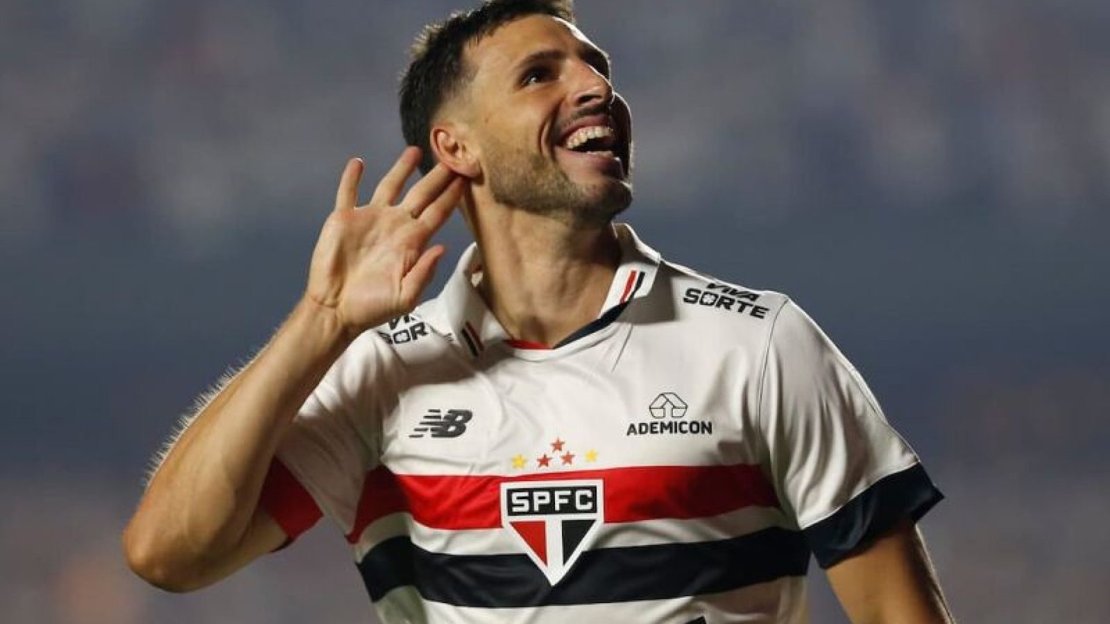 Calleri, atleta do São Paulo, ironiza atuação do Palmeiras em clássico no Brasileirão - Fo...