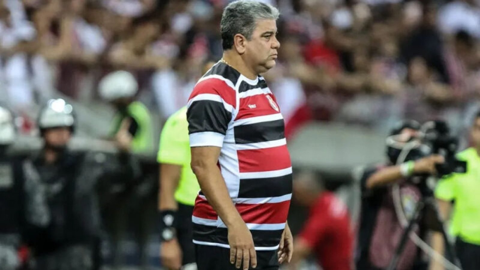Apesar da derrota, o treinador reiterou a confiança em uma remontada no jogo de volta - Foto: ...