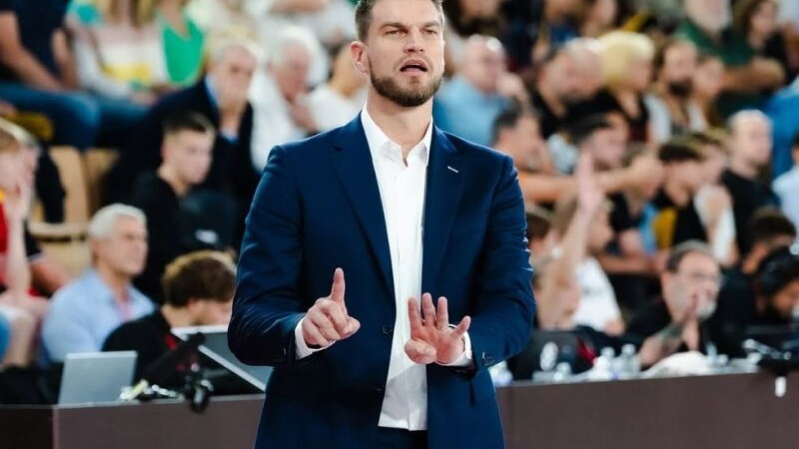 Tiago Splitter, treinador brasileiro do Portland Trail Blazers, venceu novamente o Golden State W...