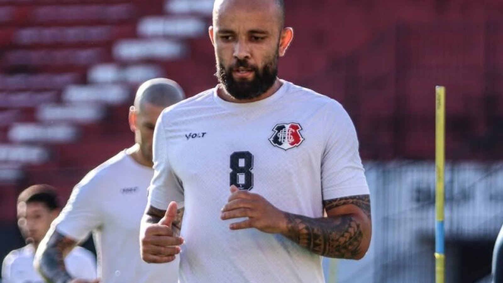 Patrick Allan foi titular no primeiro jogo-treino e surge como possível titular  - Foto: Evely...