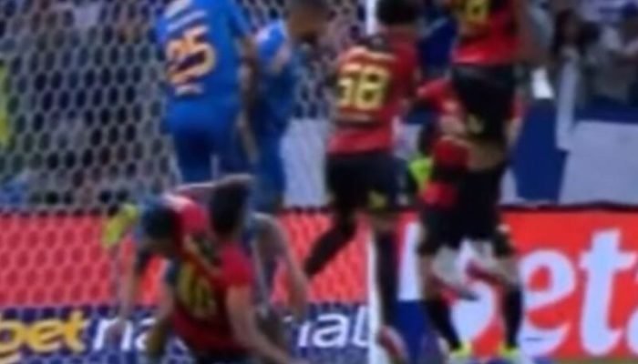 Lance polêmico de Sport e Cruzeiro - Foto: Reprodução/Instagram