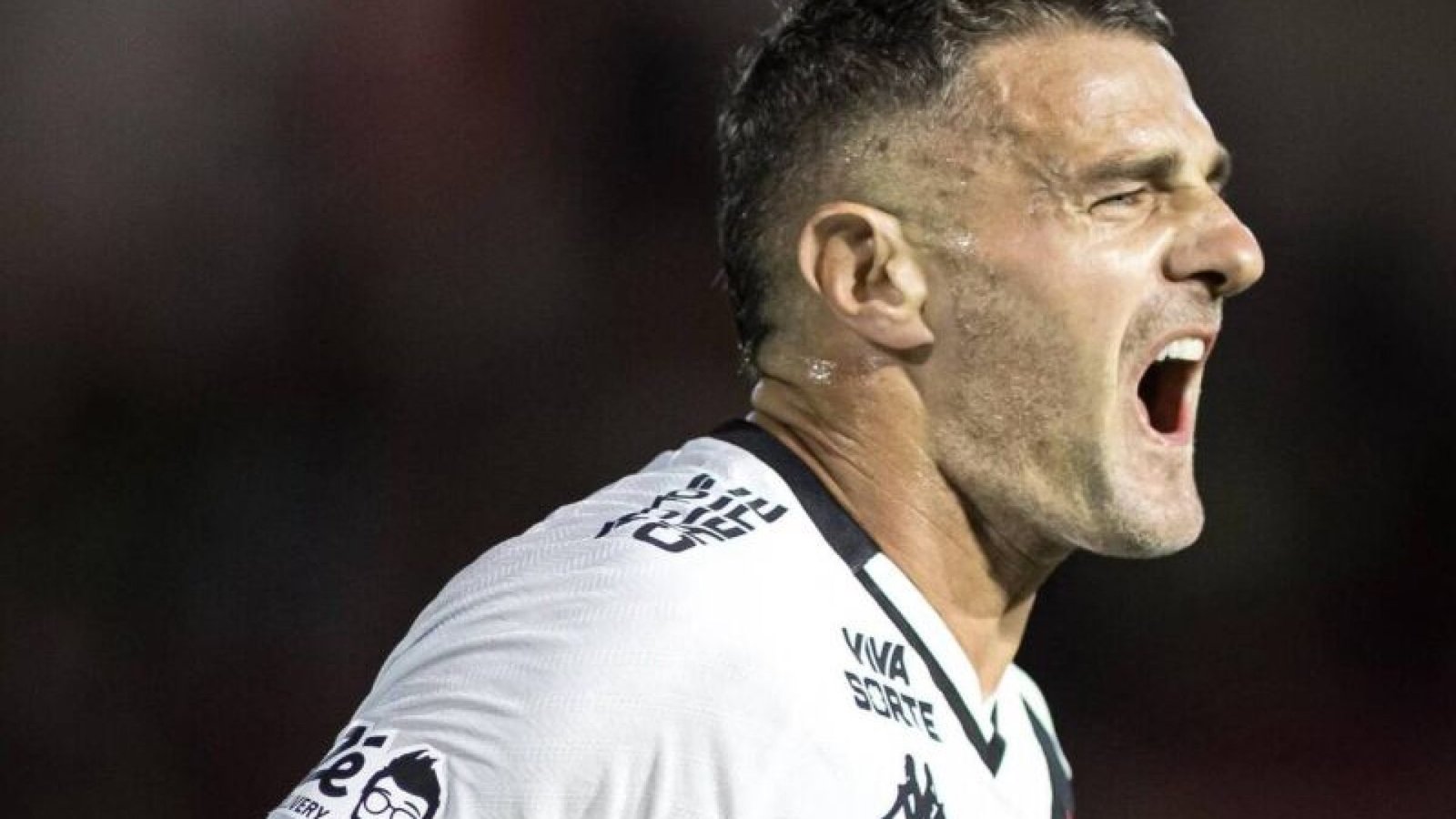 Vegetti fez dois gols para ajudar o Vasco contra o RB Bragantino - Foto: Matheus Lima/Vasco