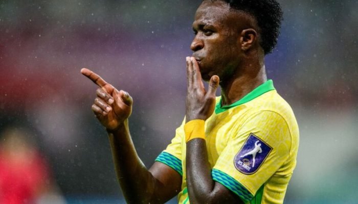 Vinícius Jr. marcou um gol na partida - Foto: Anthony Wallace / AFP