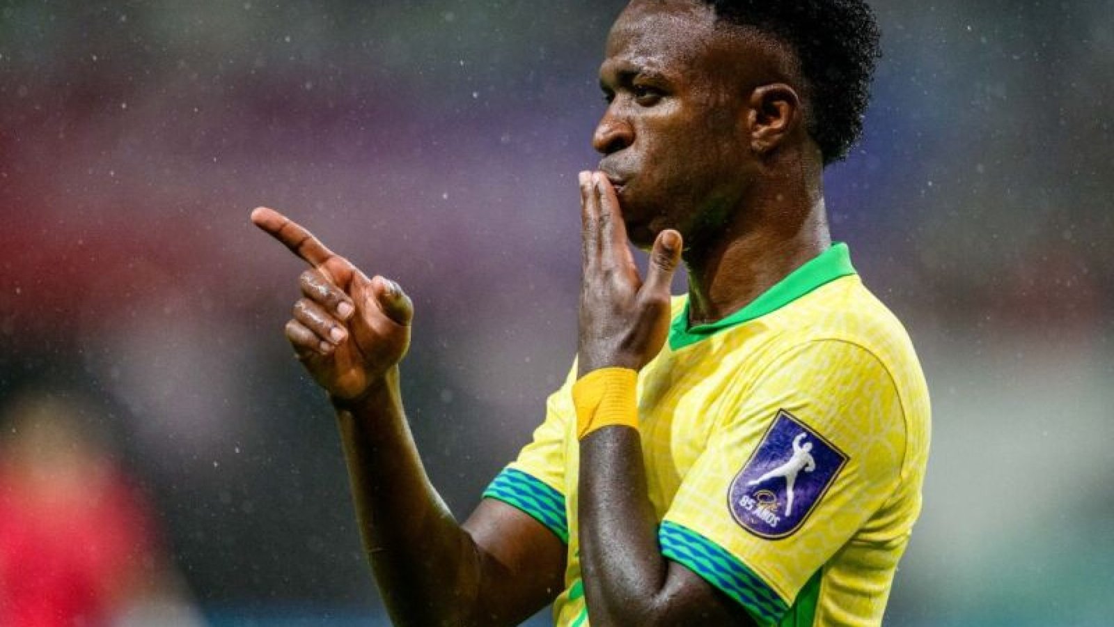 Vinícius Jr. marcou um gol na partida - Foto: Anthony Wallace / AFP