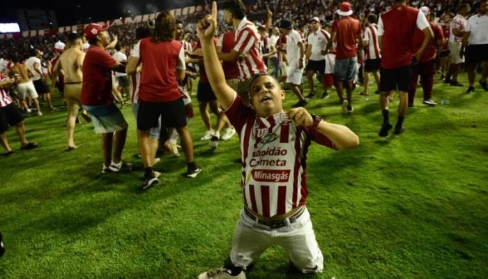 Torcida do Náutico comemora acesso do time à Série B do Brasileiro - Foto: Ricardo Fernandes...