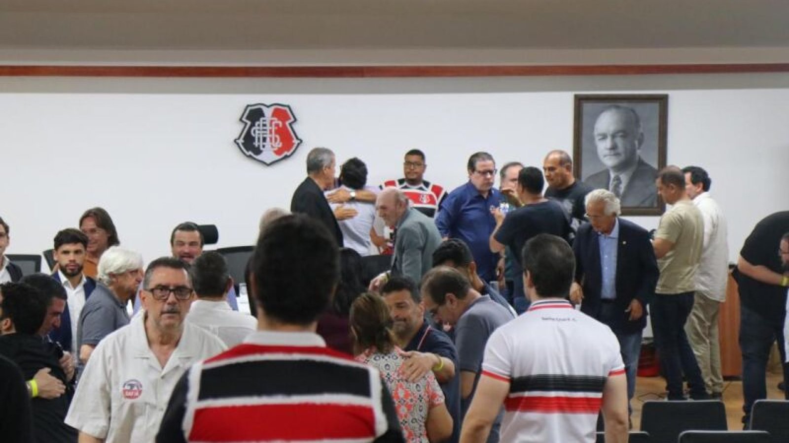 SAF do Santa Cruz é confirmada pelo Conselho Deliberativo  - Foto: Paullo Allmeida/Folha de Pe...