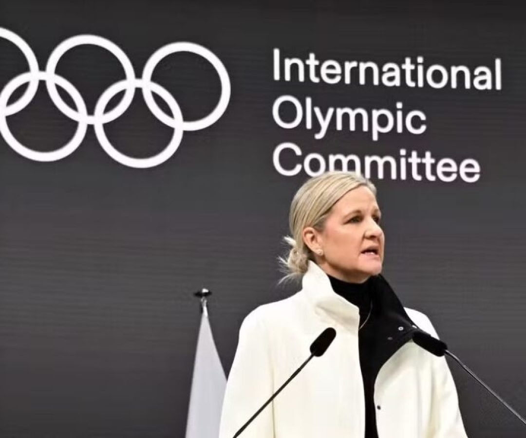 Presidente do Comitê Olímpico Internacional (COI), Kirsty Coventry - Foto: Daniel Muñoz / AFP